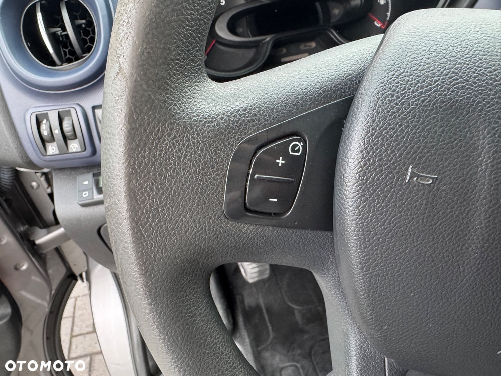 Opel Vivaro - 15