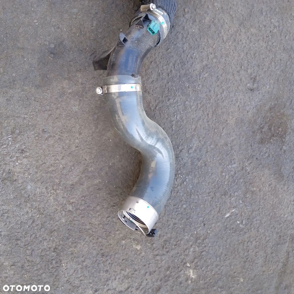 Przewód intercoolera 144605647R - 2