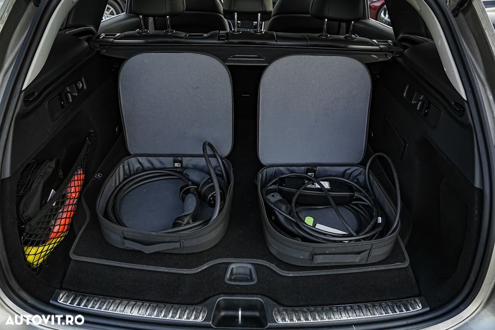 Mercedes-Benz GLC 300 e 4Matic 9G-TRONIC - 30