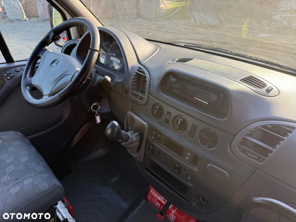 Mercedes-Benz Sprinter - 12