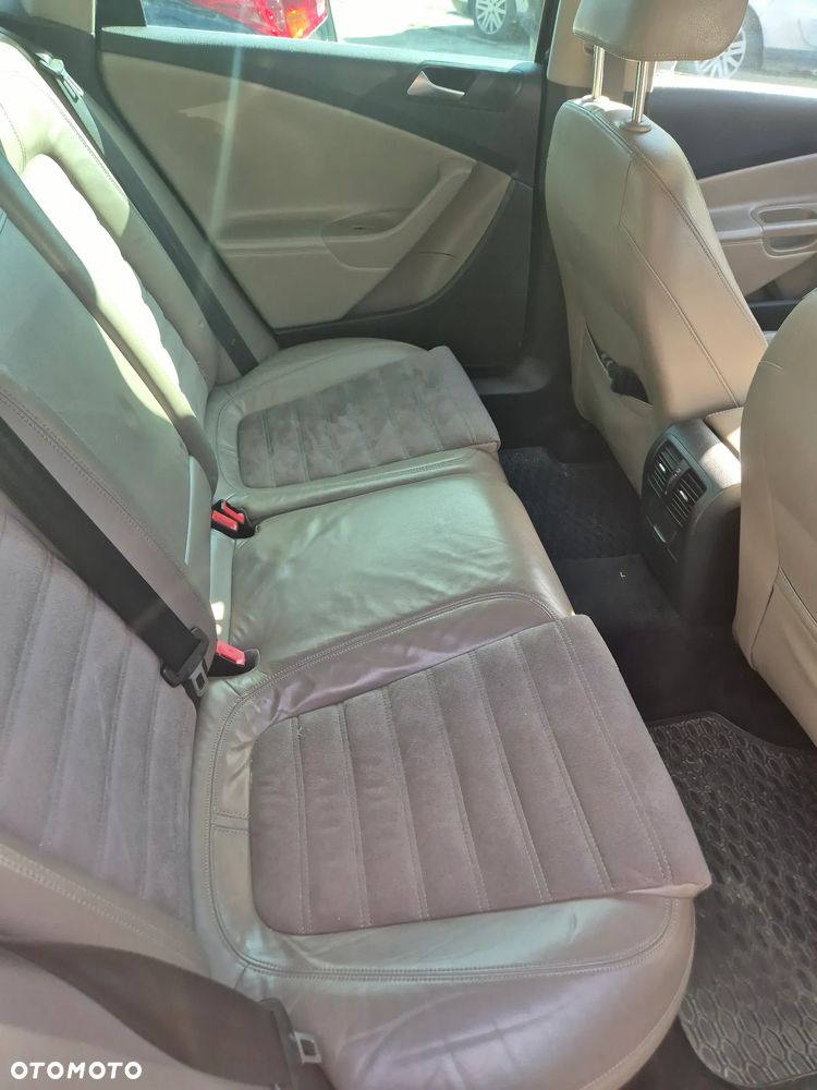 Volkswagen Passat 2.0 TDI DPF Comfortline - 8