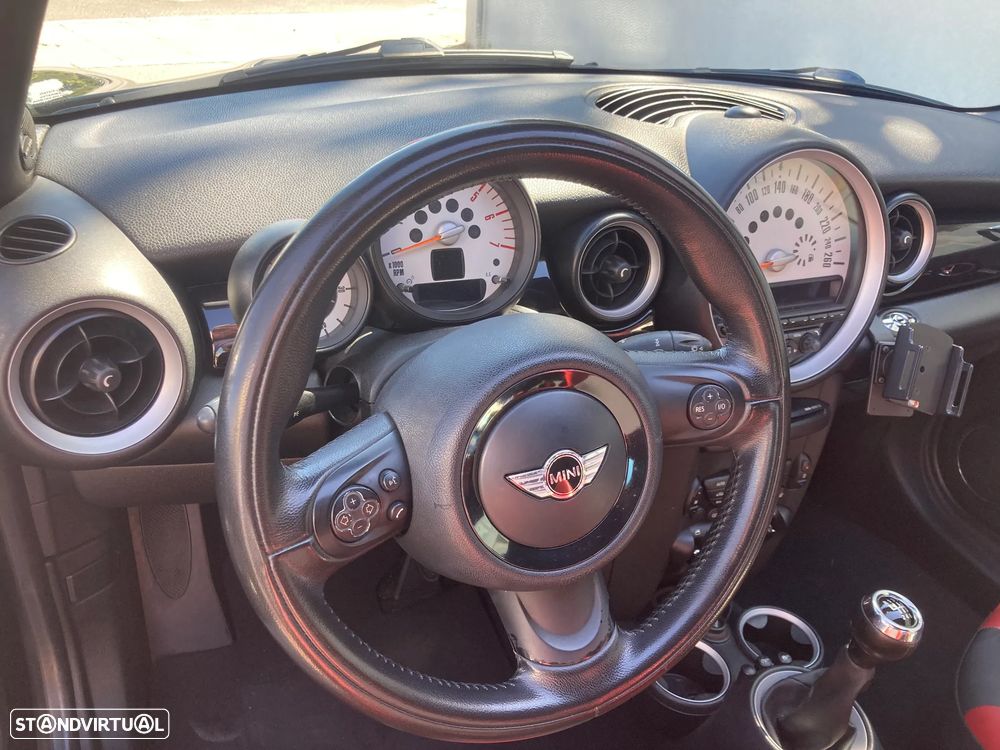 MINI Cabrio Cooper D - 12