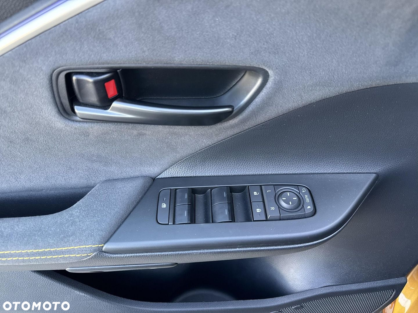 Toyota C-HR 2.0 Hybrid Dynamic Force Executive Premiere Edition - 17