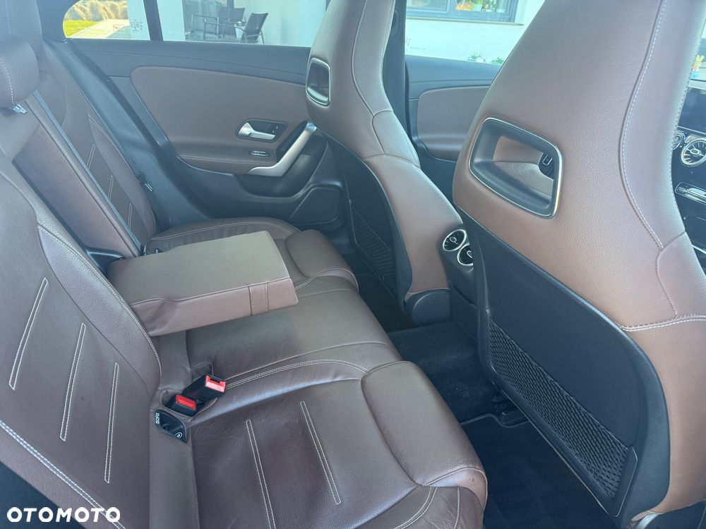 Mercedes-Benz CLA 250 4Matic 7G-DCT AMG Line - 9