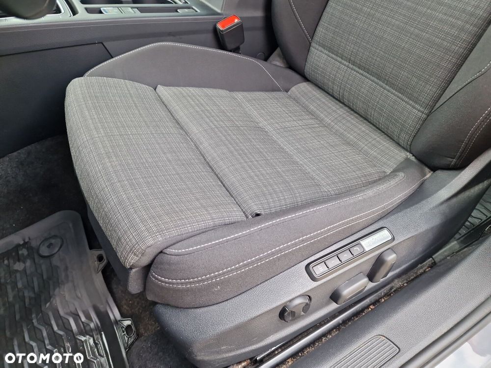 Volkswagen Passat - 15