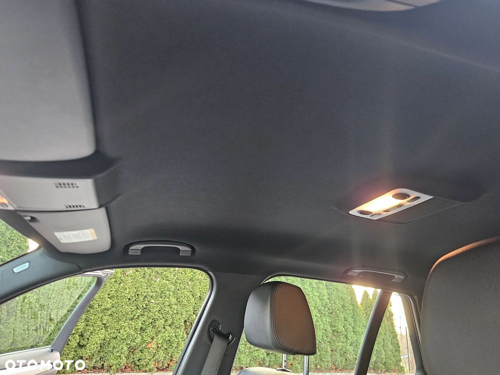 BMW X1 sDrive18i - 35