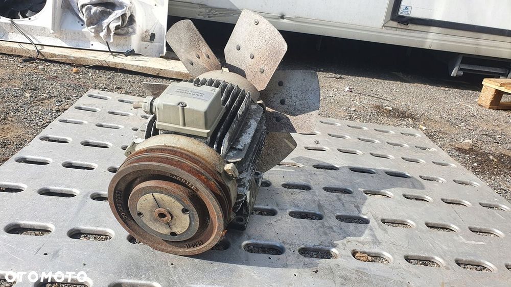Silnik Elektryczny z Wiatrakiem Carrier Supra850MT - 3