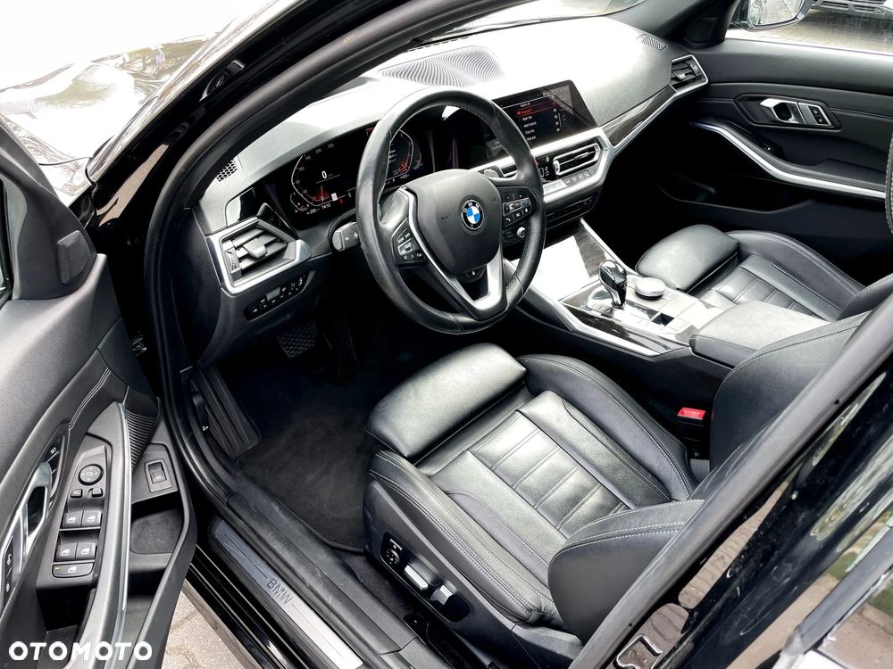 BMW Seria 3 330i Luxury Line sport - 2
