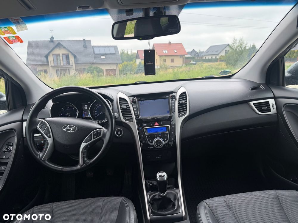 Hyundai i30 blue 1.6 CRDi Premium - 24