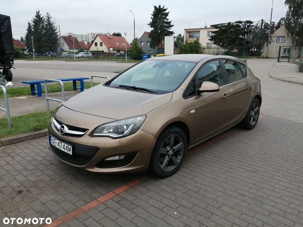 Opel Astra 2.0 CDTI Exklusiv - 2