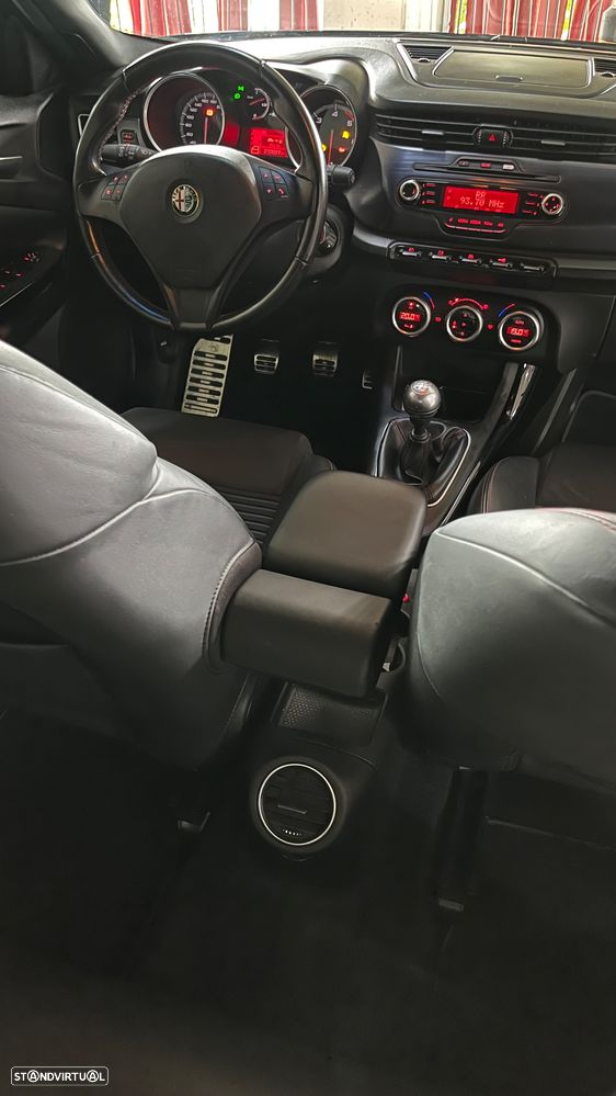 Alfa Romeo Giulietta 1.6 JTDM Veloce - 25