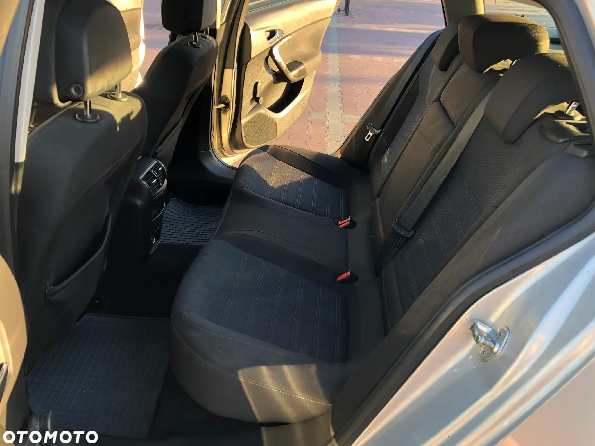 Opel Insignia 1.8 - 11