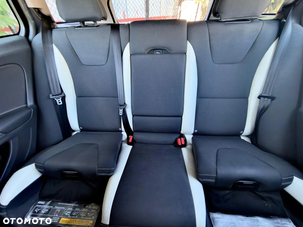 Volvo V60 T5 Geartronic Powershift RDesign - 34