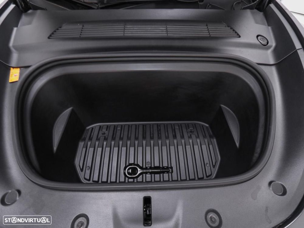 Tesla Model Y Long Range Tração Integral - 25