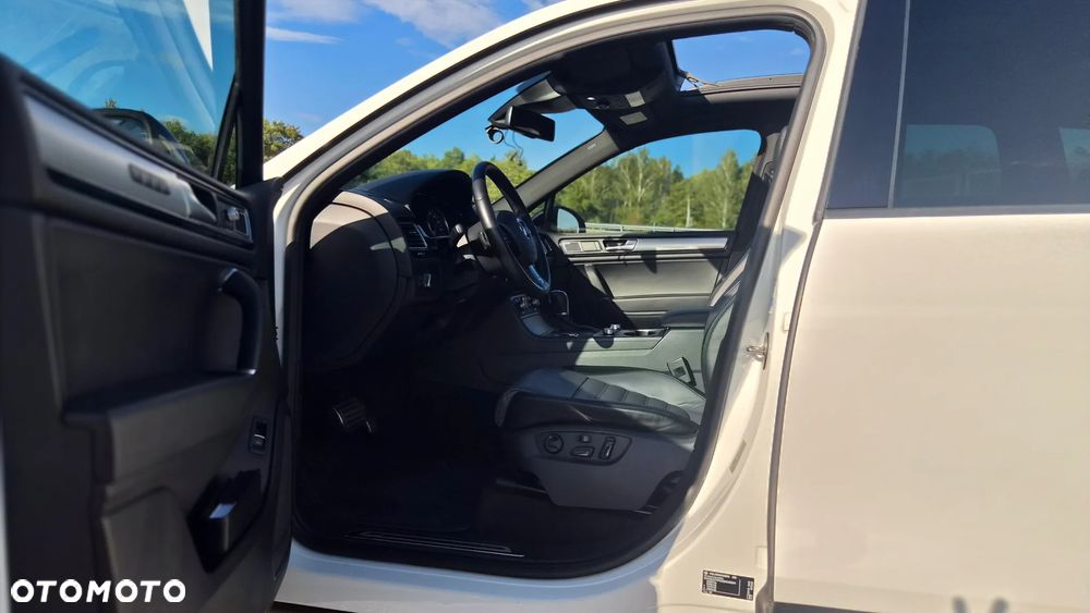 Volkswagen Touareg 3.0 V6 TDI BMT Perfectline R-Style - 11