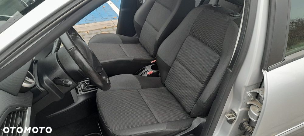 Peugeot 207 1.4 Business Line - 16