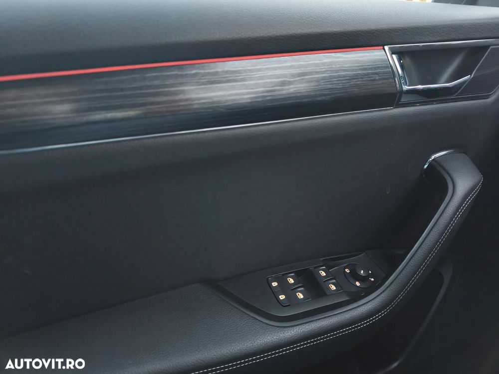 Skoda Superb Combi 2.0 TDI DSG Style - 31