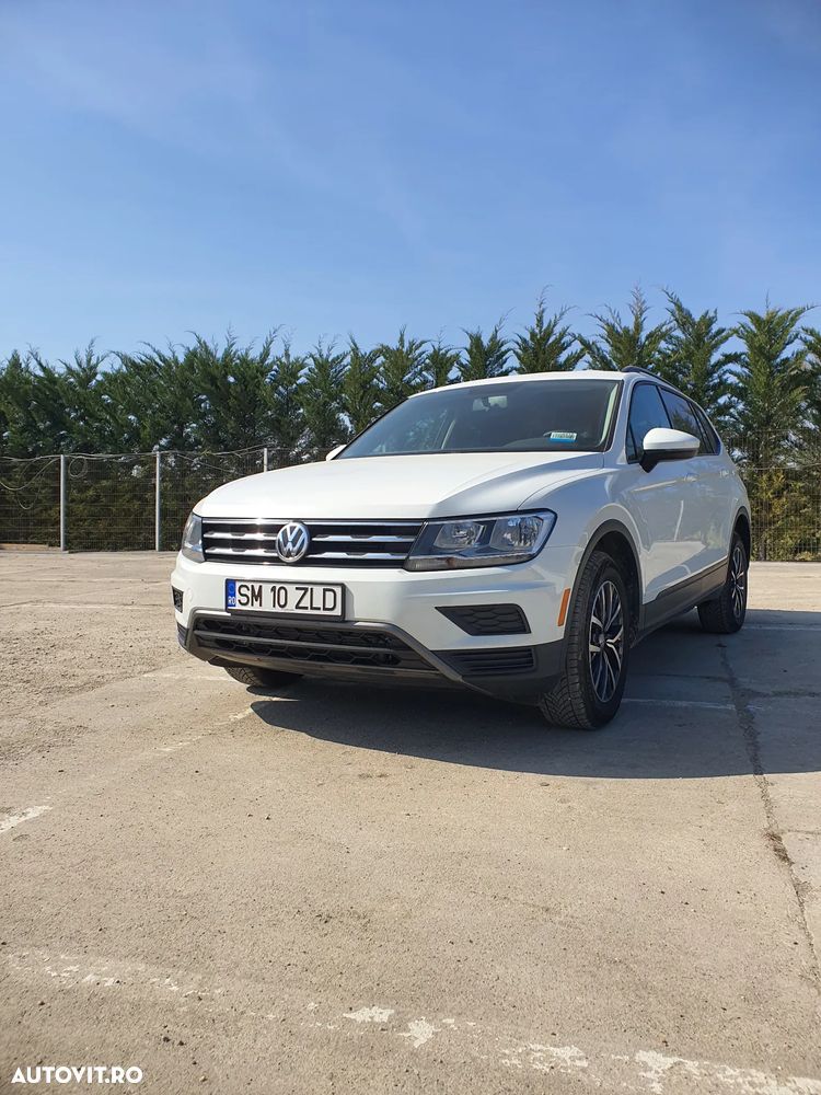 Volkswagen Tiguan - 1