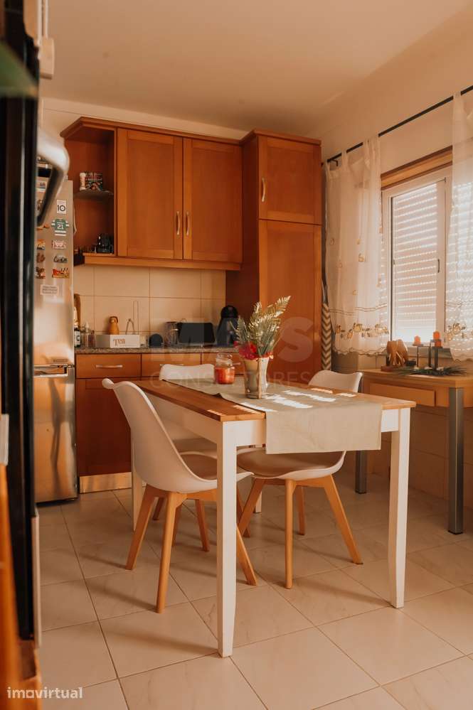 Apartamento T2 com Sótão, T1 na Cave e Potencial de Rentabilidade - Grande imagem: 4/19
