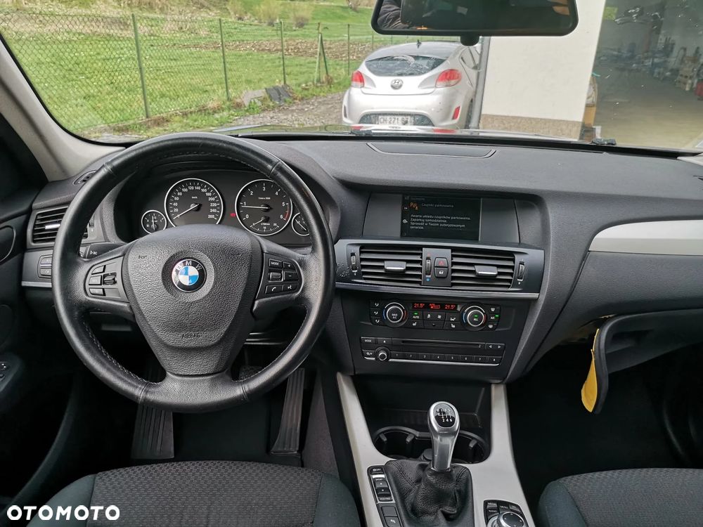 BMW X3 sDrive18d - 27
