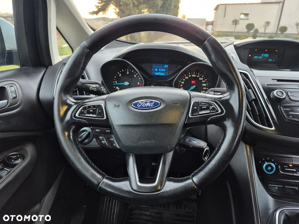 Ford Grand C-MAX - 36