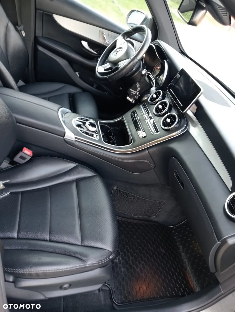 Mercedes-Benz GLC - 9