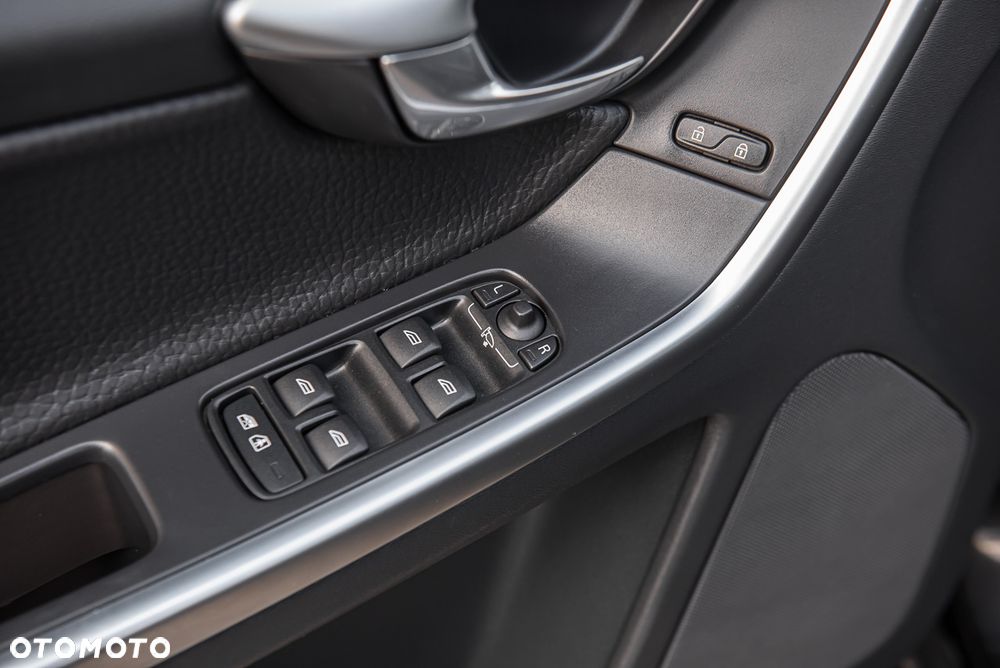 Volvo XC 60 D4 Summum - 16
