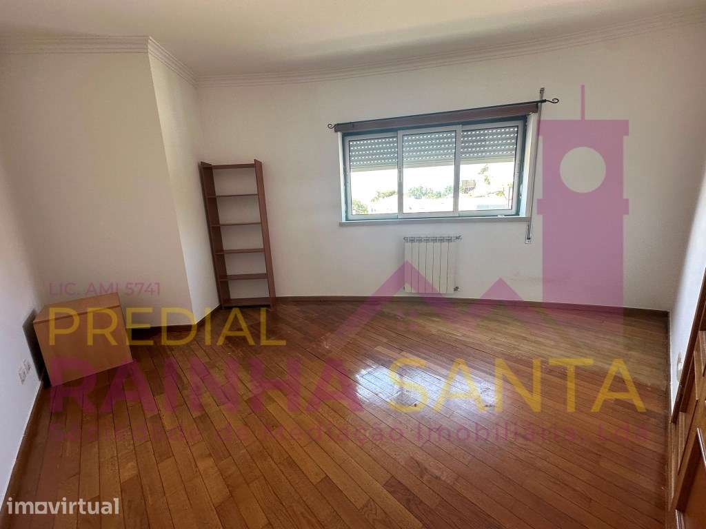 T4 com Garagem em São Martinho do Bispo - Excelente Localização em ... - Grande imagem: 5/16