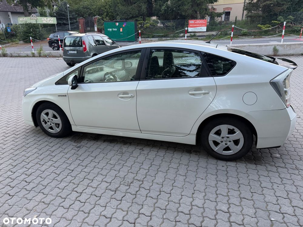 Toyota Prius 1.8 HSD Prestige - 7