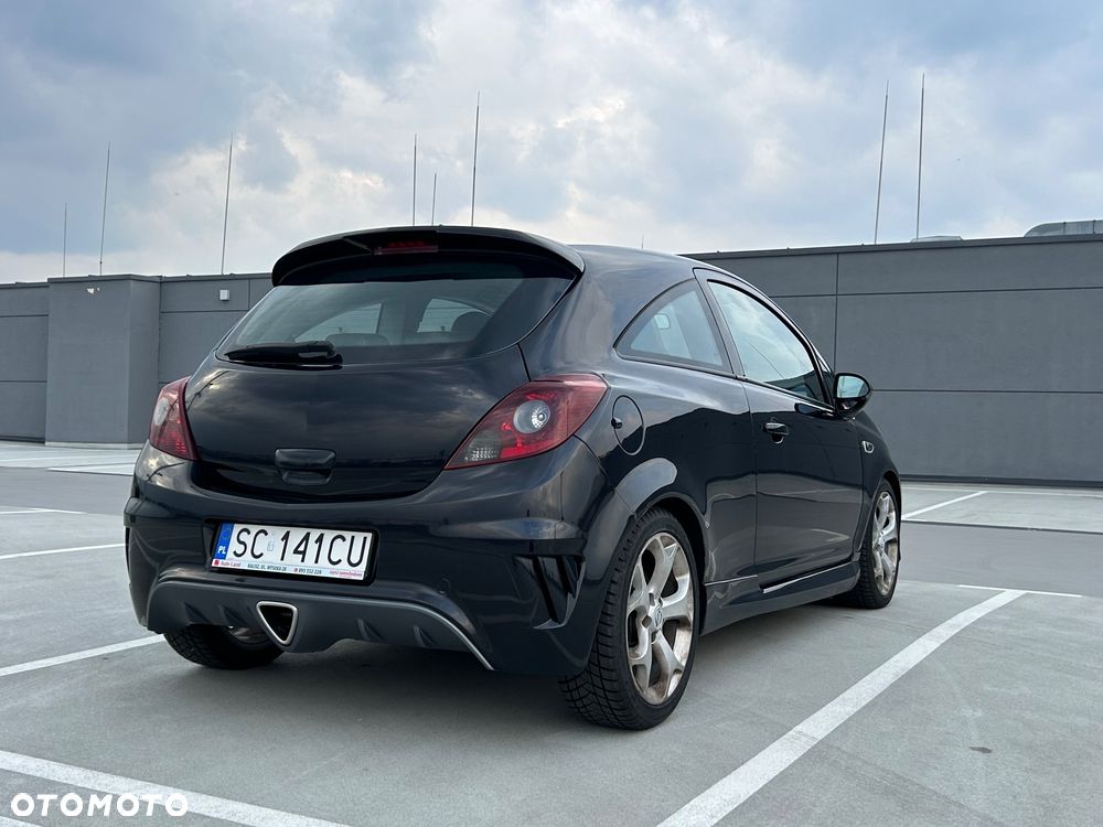 Opel Corsa 1.6 Turbo OPC - 4