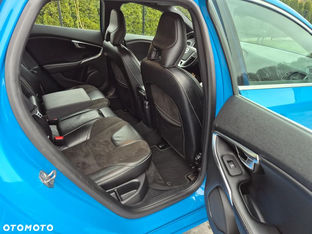 Volvo V40 D2 R Design - 15