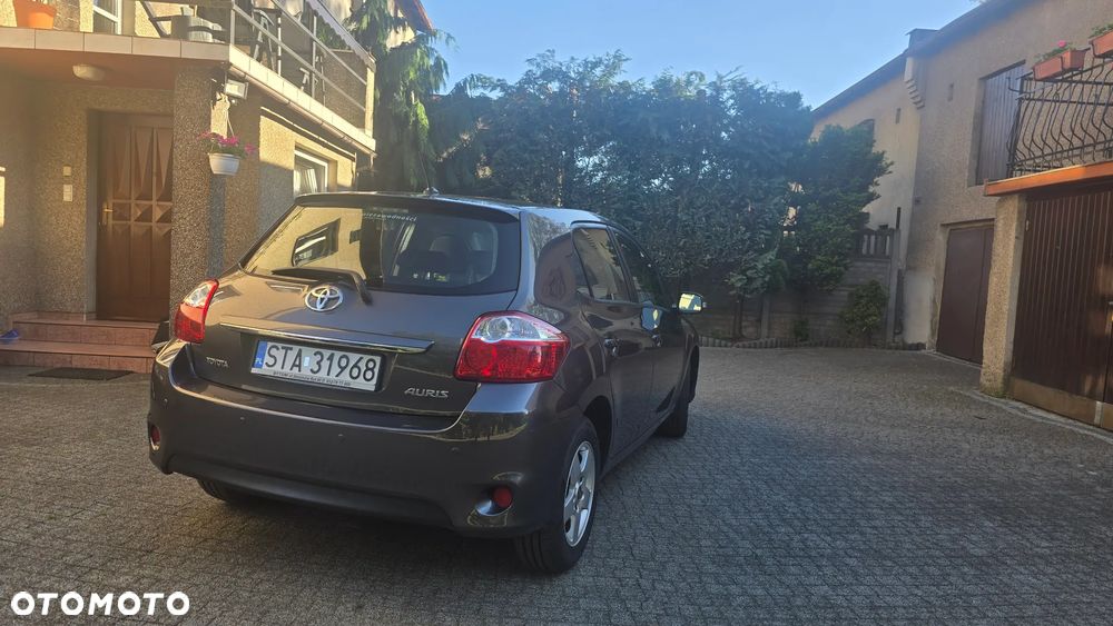 Toyota Auris - 4