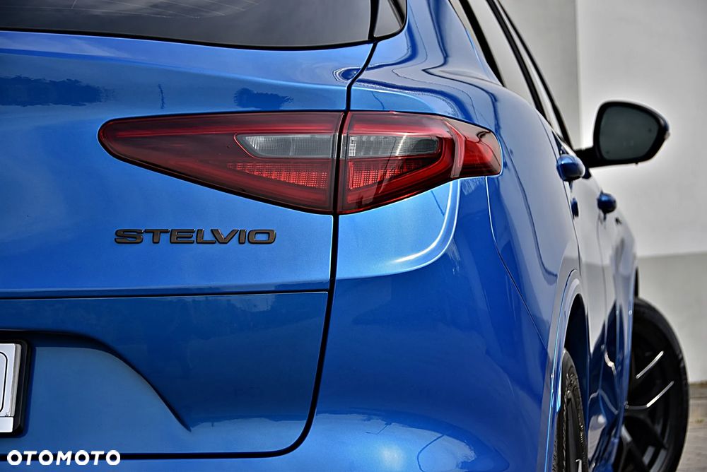 Alfa Romeo Stelvio 2.0 Turbo Veloce Q4 - 13