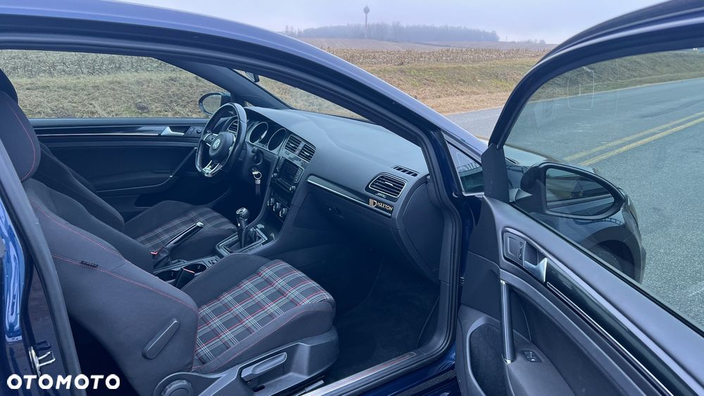 Volkswagen Golf GTI (BlueMotion Technology) - 13