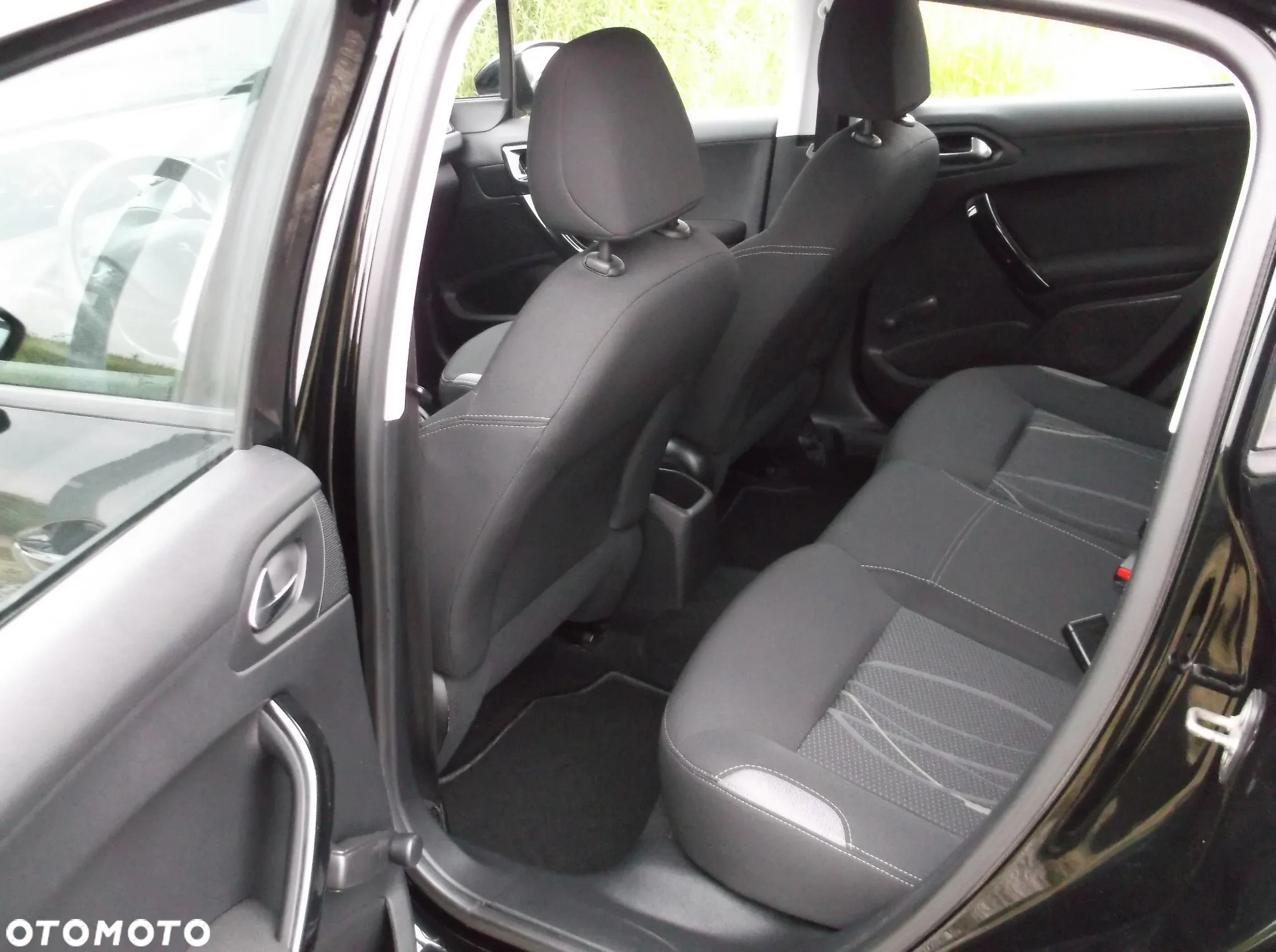 Peugeot 208 1.2 PureTech Allure - 8