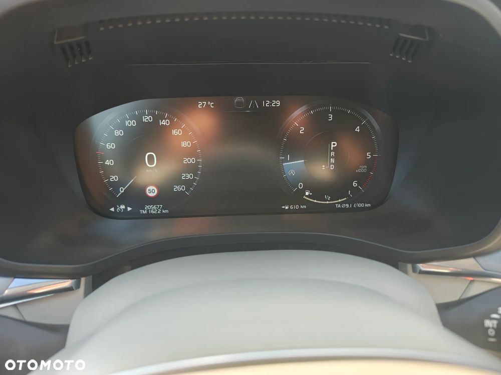 Volvo XC 60 D4 Momentum Pro - 5