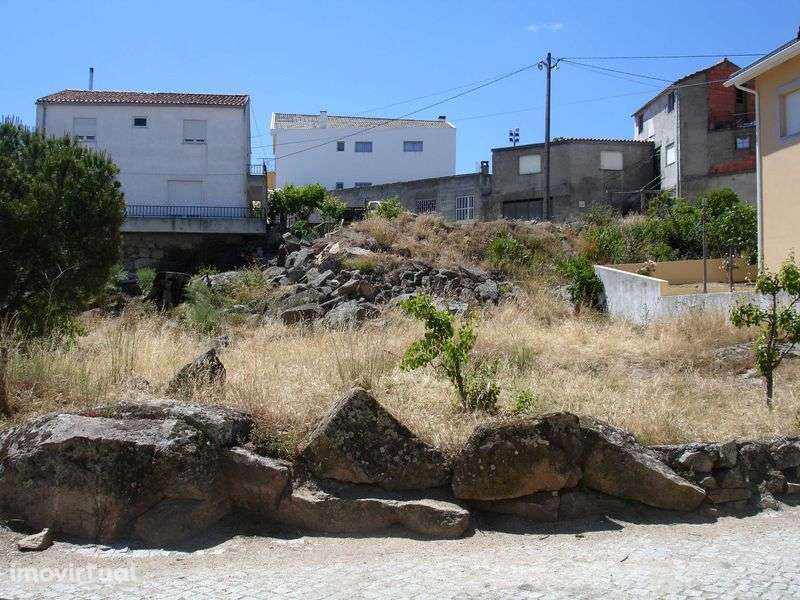 Terreno urbano p/ Moradia,  569 m2,  Mêda - Grande imagem: 3/7