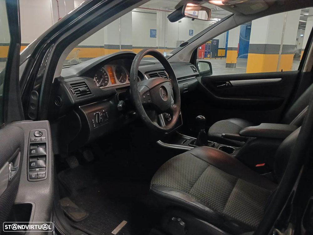 Mercedes-Benz B 180 CDi - 13