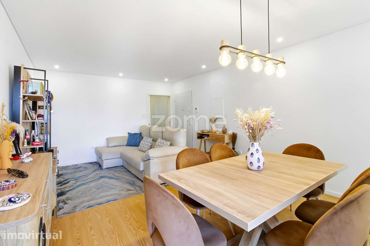 Apartamento T2 com varanda e garagem na Senhora da Hora, Matosinhos - Grande imagem: 3/31