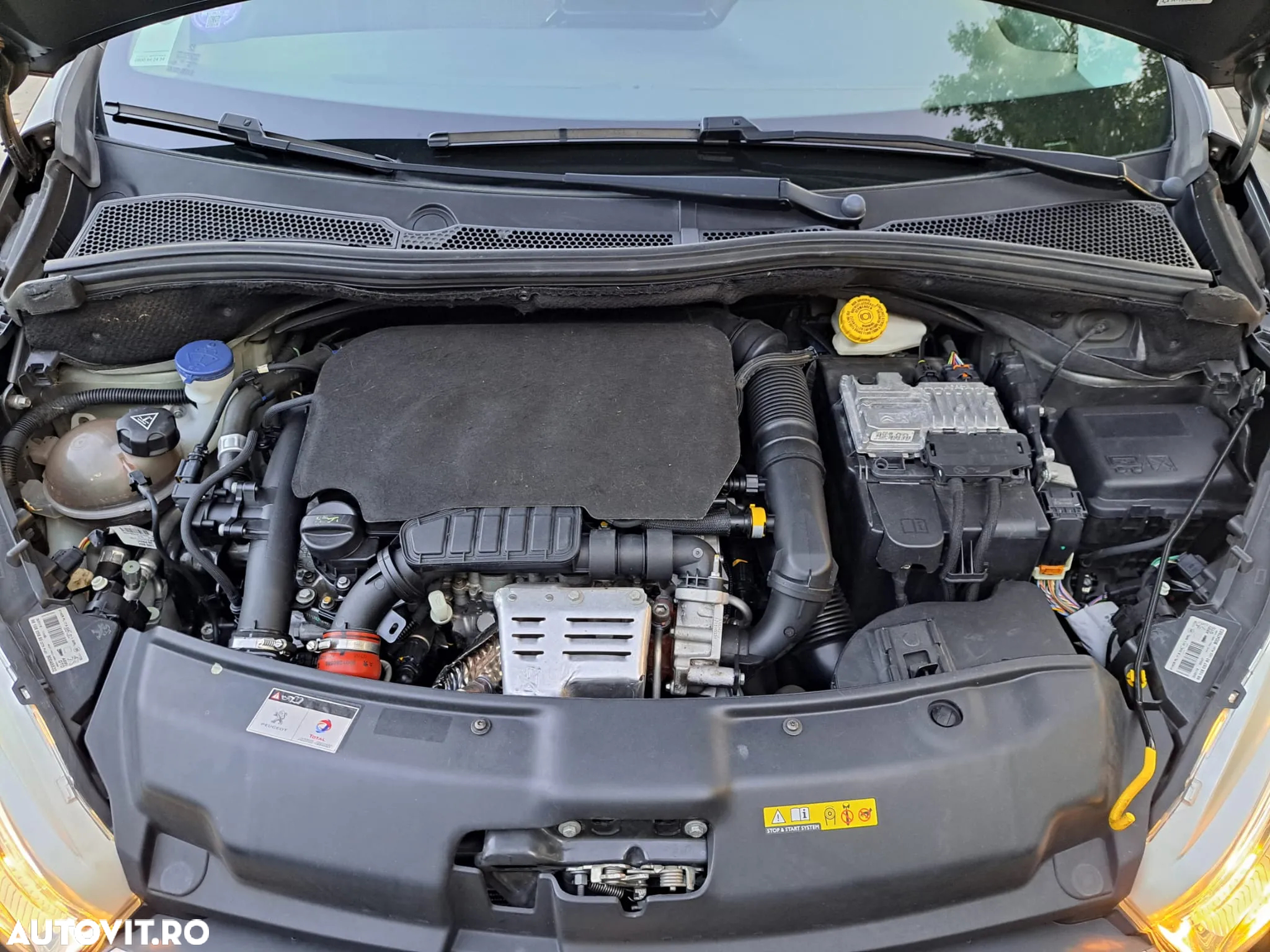 Peugeot 208 1.2 L PureTech Turbo Allure - 17
