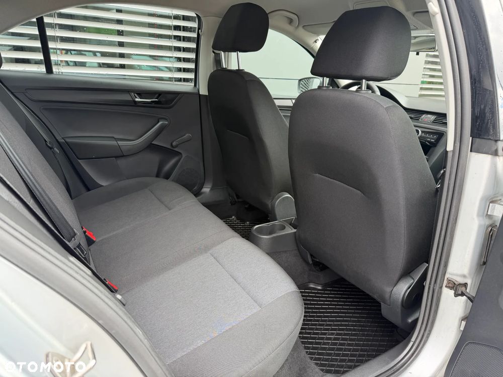 Skoda RAPID 1.6 TDI DPF Clever - 11
