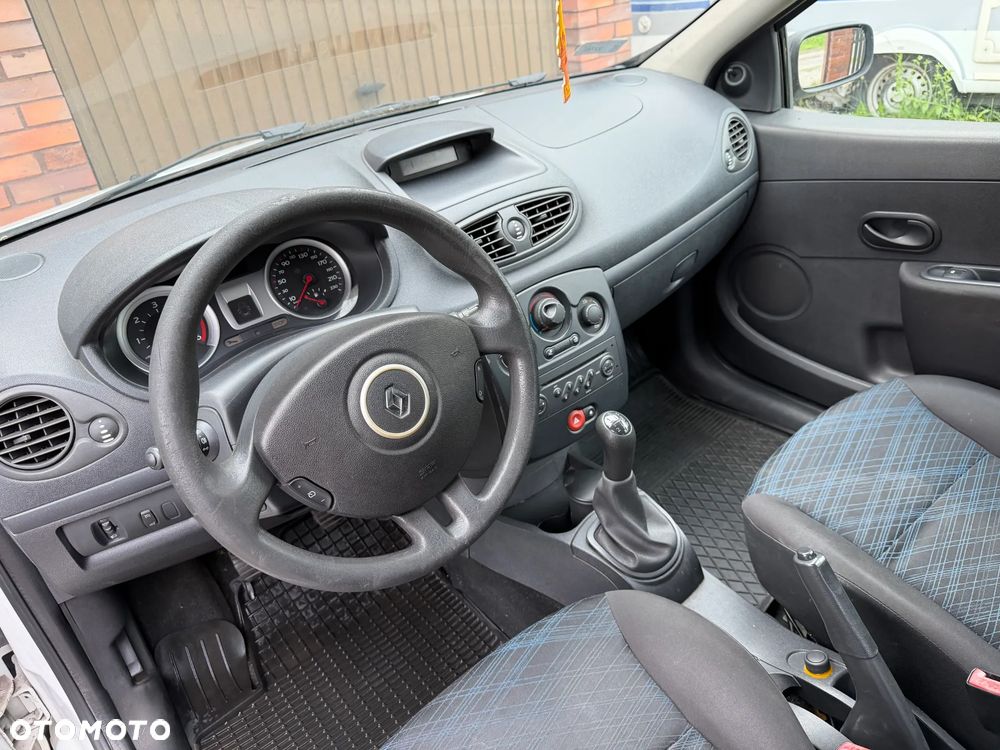 Renault Clio 1.5 dCi Alize - 8