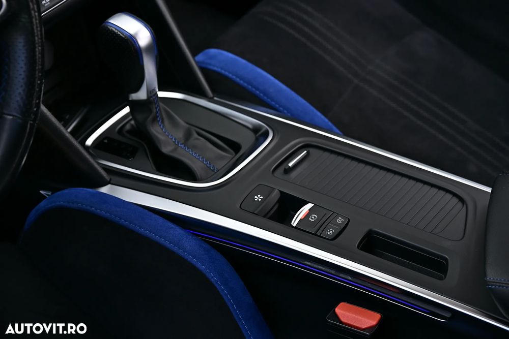 Renault Megane ENERGY TCe 205 EDC GT - 10