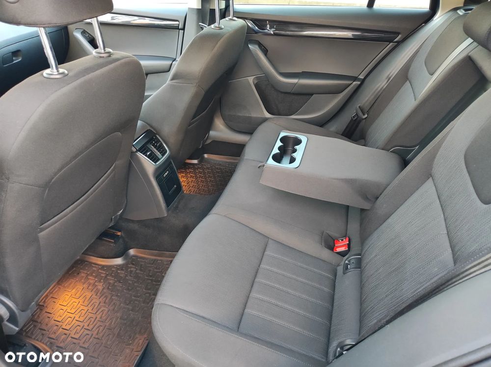 Skoda Octavia 2.0 TDI Style - 19
