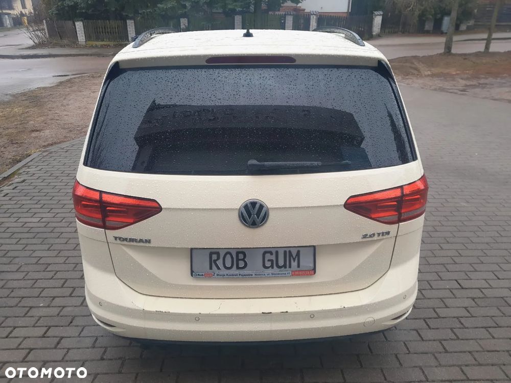 Volkswagen Touran - 4