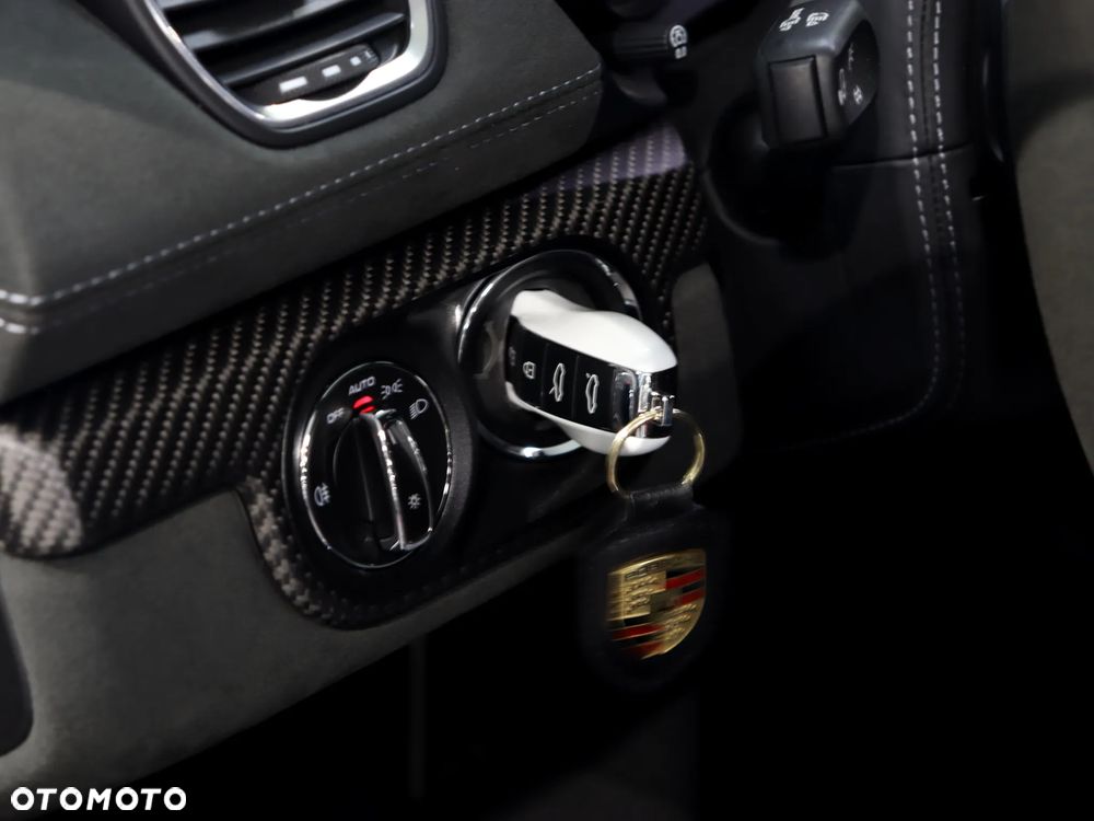 Porsche 718 Spyder - 18