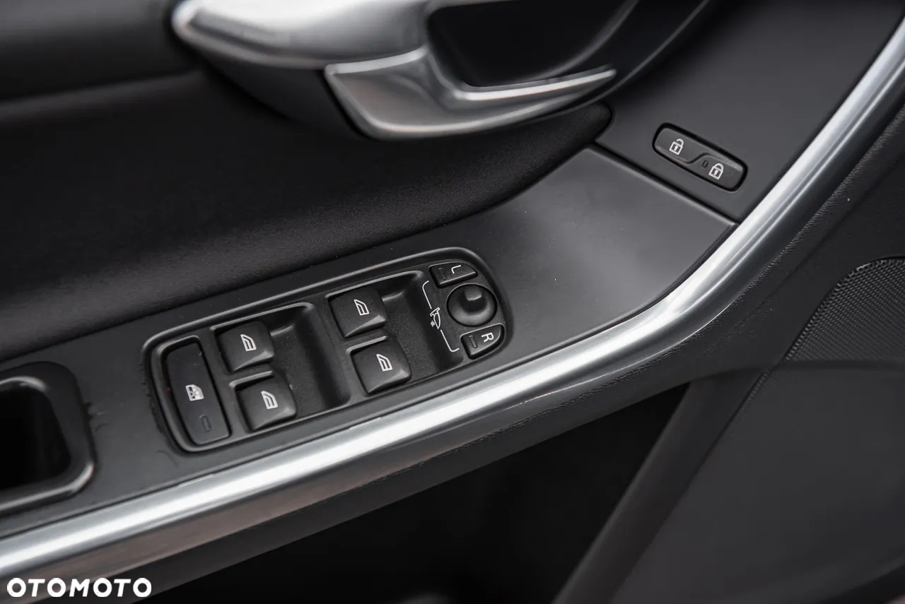 Volvo V60 T6 AWD Geartronic Edition - 16