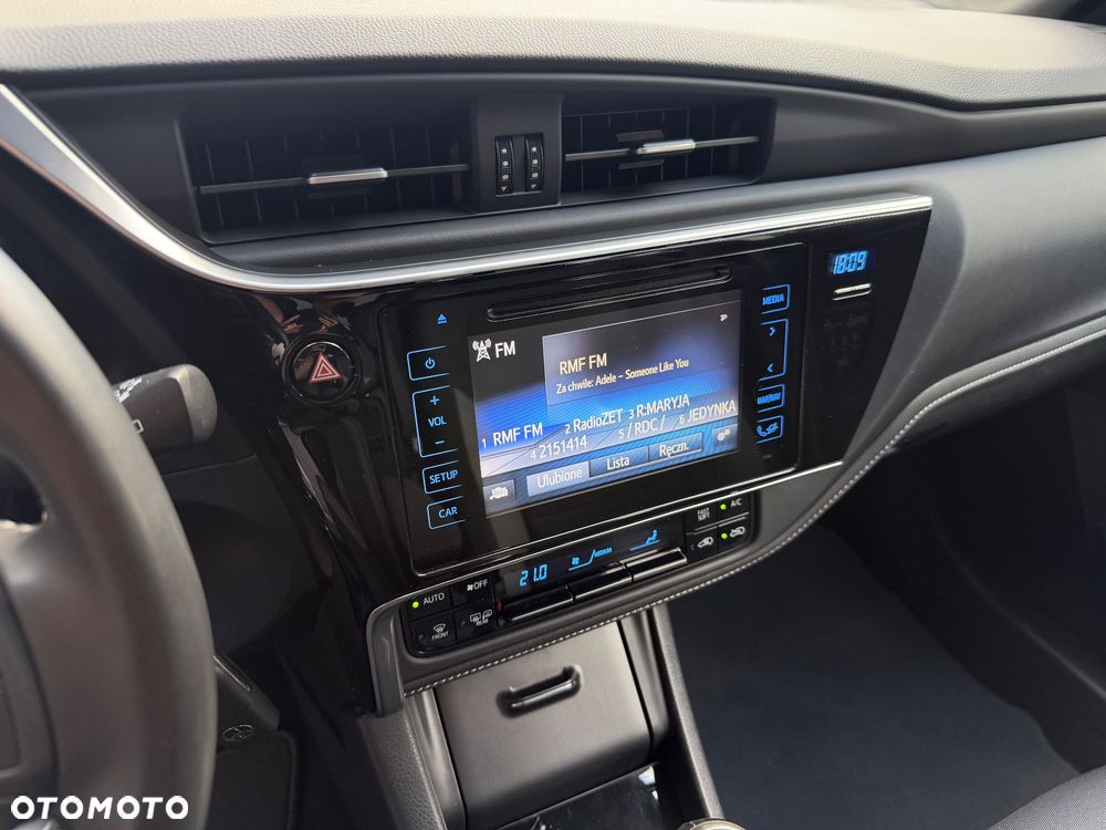 Toyota Auris 1.6 Premium - 21