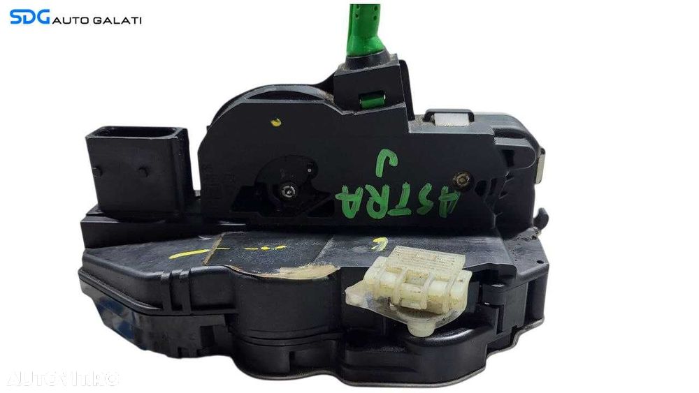 Broasca Incuietoare pentru Usa Portiera Dreapta Fata Opel Astra J 2009 - 2016 Cod 3023880RH3 [L7239] - 2