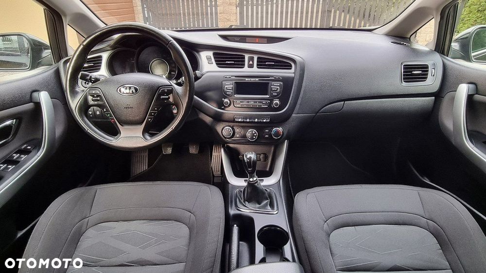 Kia Ceed - 13